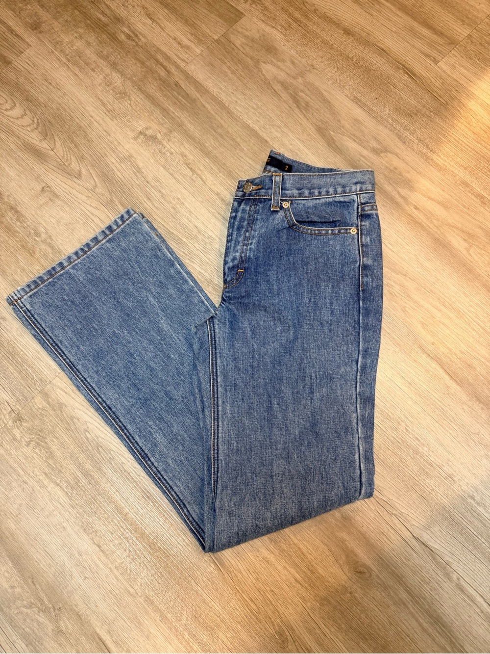 J Crew Classic High-Rise Straight Leg Jeans med wash. Size 2